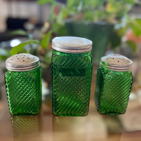 Set of Three Owen’s-Illinois Green Depression Glass Canisters - Picture 2 of 8